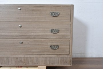 中古　伝統工芸士　田澤謙介作　引き手金具の繊細な意匠が目を惹く加茂総桐箪笥サイドボード(衣装箪笥)　(R-084685)