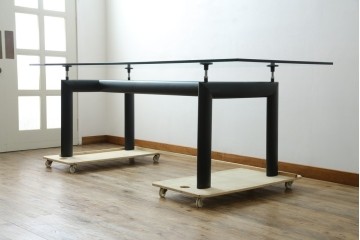 中古　美品　Cassina(カッシーナ)　LC6　スタイリッシュなダイニングテーブル　定価約110万円　(R-084687)