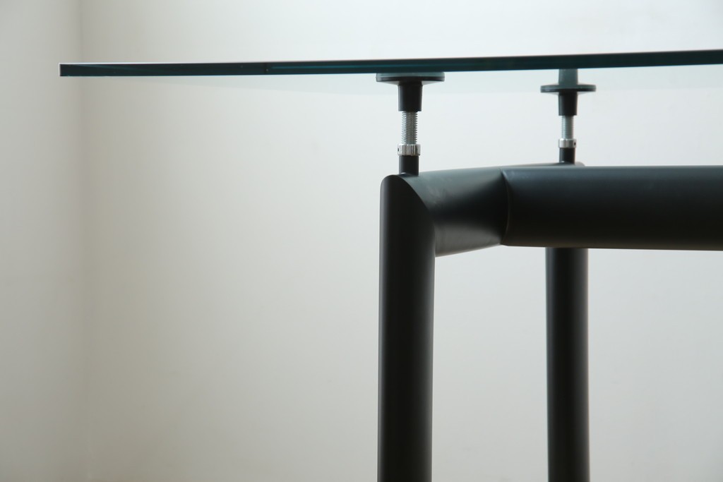 中古　美品　Cassina(カッシーナ)　LC6　スタイリッシュなダイニングテーブル　定価約110万円　(R-084687)