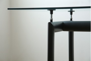 中古　美品　Cassina(カッシーナ)　LC6　スタイリッシュなダイニングテーブル　定価約110万円　(R-084687)