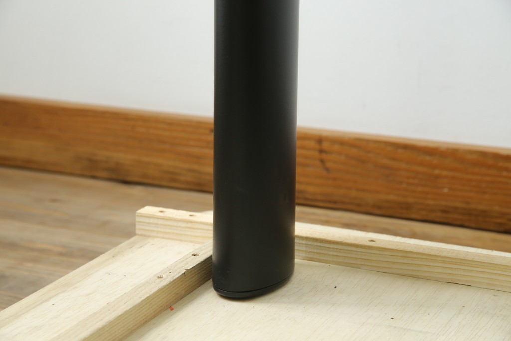 中古　美品　Cassina(カッシーナ)　LC6　スタイリッシュなダイニングテーブル　定価約110万円　(R-084687)