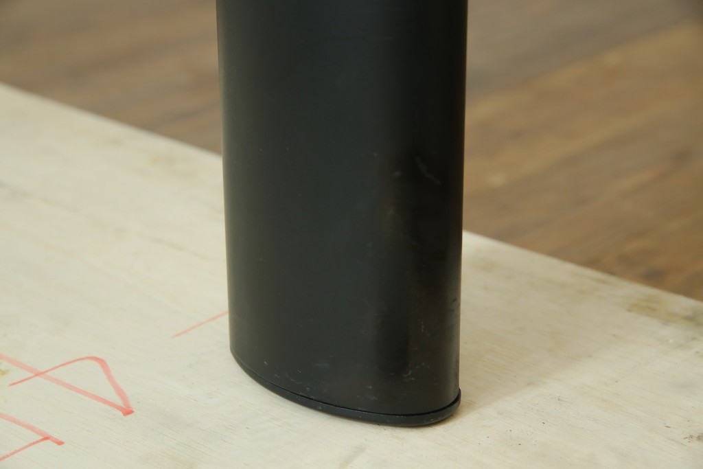 中古　美品　Cassina(カッシーナ)　LC6　スタイリッシュなダイニングテーブル　定価約110万円　(R-084687)