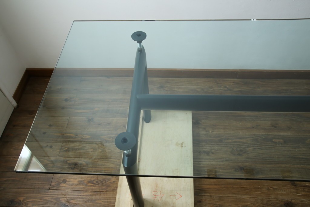 中古　美品　Cassina(カッシーナ)　LC6　スタイリッシュなダイニングテーブル　定価約110万円　(R-084687)