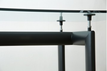 中古　美品　Cassina(カッシーナ)　LC6　スタイリッシュなダイニングテーブル　定価約110万円　(R-084687)