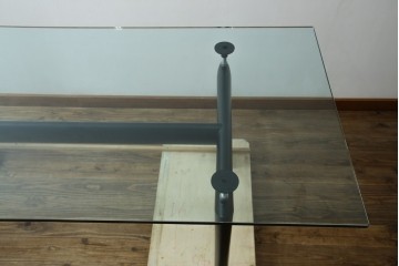 中古　美品　Cassina(カッシーナ)　LC6　スタイリッシュなダイニングテーブル　定価約110万円　(R-084687)