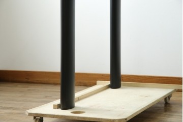 中古　美品　Cassina(カッシーナ)　LC6　スタイリッシュなダイニングテーブル　定価約110万円　(R-084687)