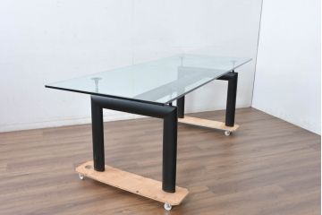 中古　美品　Cassina(カッシーナ)　LC6　スタイリッシュなダイニングテーブル(定価約110万円)(R-084687)