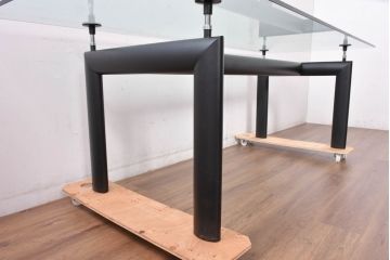 中古　美品　Cassina(カッシーナ)　LC6　スタイリッシュなダイニングテーブル(定価約110万円)(R-084687)