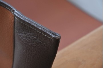 中古　フランス　HERMES(エルメス)　PIPPAシリーズ　木の温もりでレザーのしなやかさを楽しむフォールディングチェア　現行定価約350万円相当　(R-084688)