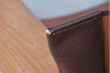 中古　フランス　HERMES(エルメス)　PIPPAシリーズ　木の温もりでレザーのしなやかさを楽しむフォールディングチェア　現行定価約350万円相当　(R-084688)