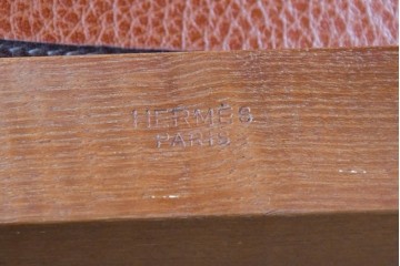 中古　フランス　HERMES(エルメス)　PIPPAシリーズ　木の温もりでレザーのしなやかさを楽しむフォールディングチェア　現行定価約350万円相当　(R-084688)