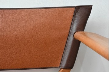 中古　フランス　HERMES(エルメス)　PIPPAシリーズ　木の温もりでレザーのしなやかさを楽しむフォールディングチェア　現行定価約350万円相当　(R-084688)