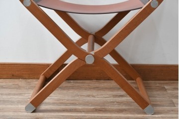 中古　フランス　HERMES(エルメス)　PIPPAシリーズ　木の温もりでレザーのしなやかさを楽しむフォールディングチェア　現行定価約350万円相当　(R-084688)
