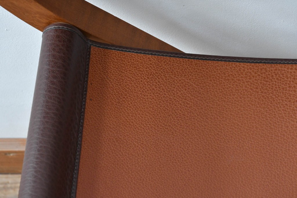 中古　フランス　HERMES(エルメス)　PIPPAシリーズ　木の温もりでレザーのしなやかさを楽しむフォールディングチェア　現行定価約350万円相当　(R-084688)