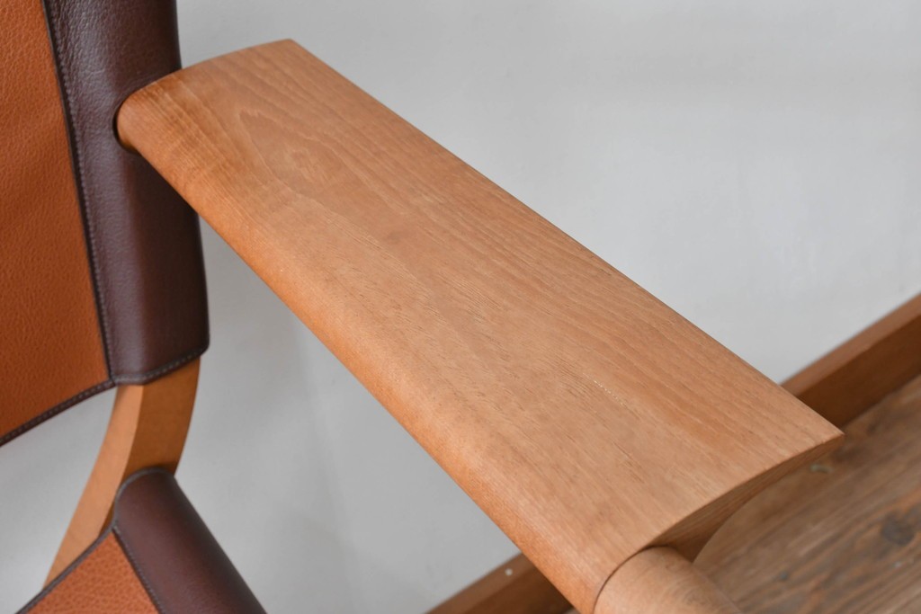 中古　フランス　HERMES(エルメス)　PIPPAシリーズ　木の温もりでレザーのしなやかさを楽しむフォールディングチェア　現行定価約350万円相当　(R-084688)