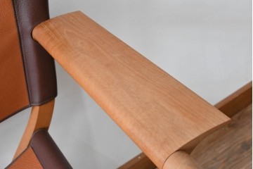 中古　フランス　HERMES(エルメス)　PIPPAシリーズ　木の温もりでレザーのしなやかさを楽しむフォールディングチェア　現行定価約350万円相当　(R-084688)