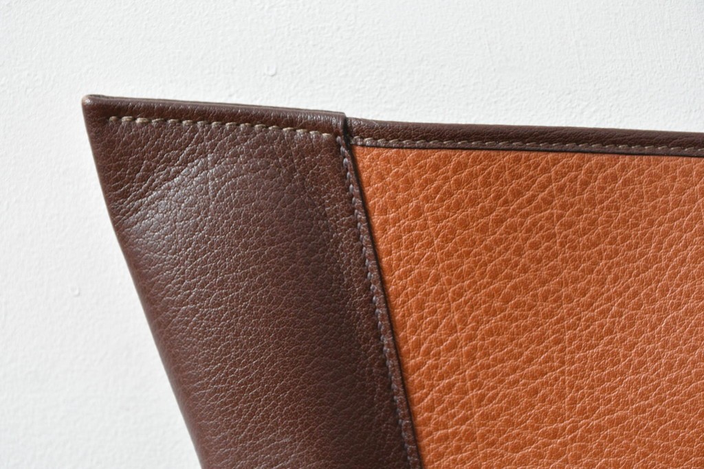 中古　フランス　HERMES(エルメス)　PIPPAシリーズ　木の温もりでレザーのしなやかさを楽しむフォールディングチェア　現行定価約350万円相当　(R-084688)