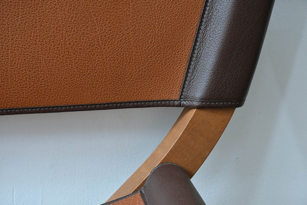 中古　フランス　HERMES(エルメス)　PIPPAシリーズ　木の温もりでレザーのしなやかさを楽しむフォールディングチェア　現行定価約350万円相当　(R-084688)