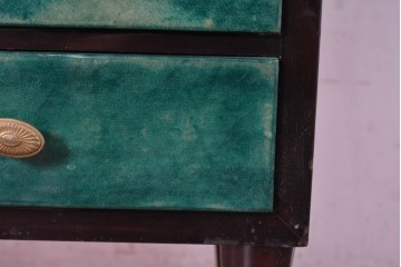 イタリアビンテージ　高級家具　希少モデル!!　アルド・トゥーラ(ALDO TURA)　仔山羊革張り　引き出し14杯　グリーンカラーが印象的なサイドチェスト　(R-084689)