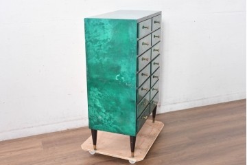 イタリアビンテージ　高級家具　希少モデル!!　アルド・トゥーラ(ALDO TURA)　仔山羊革張り　引き出し14杯　グリーンカラーが印象的なサイドチェスト　(R-084689)