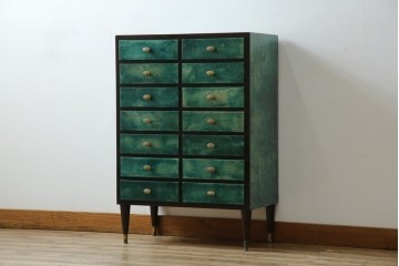 イタリアヴィンテージ　高級家具　希少モデル!!　アルド・トゥーラ(ALDO TURA)　仔山羊革張り　引き出し14杯　グリーンカラーが印象的なサイドチェスト　(R-084689)