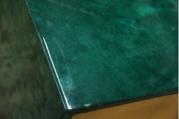 イタリアヴィンテージ　高級家具　希少モデル!!　アルド・トゥーラ(ALDO TURA)　仔山羊革張り　引き出し14杯　グリーンカラーが印象的なサイドチェスト　(R-084689)