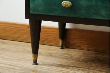 イタリアヴィンテージ　高級家具　希少モデル!!　アルド・トゥーラ(ALDO TURA)　仔山羊革張り　引き出し14杯　グリーンカラーが印象的なサイドチェスト　(R-084689)