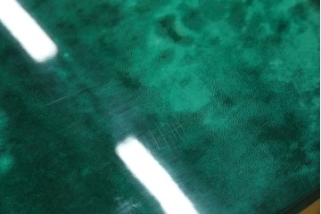 イタリアヴィンテージ　高級家具　希少モデル!!　アルド・トゥーラ(ALDO TURA)　仔山羊革張り　引き出し14杯　グリーンカラーが印象的なサイドチェスト　(R-084689)