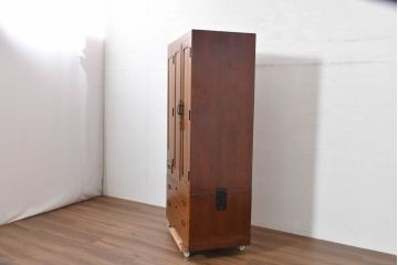 和製ビンテージ　専門店にてリペア済　前面桐材　透かしの金具がアクセント!和の美を纏うワードローブ(R-084691)