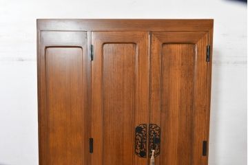 和製ビンテージ　専門店にてリペア済　前面桐材　透かしの金具がアクセント!和の美を纏うワードローブ(R-084691)