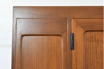 和製ビンテージ　専門店にてリペア済　前面桐材　透かしの金具がアクセント!和の美を纏うワードローブ(R-084691)