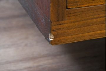 和製ビンテージ　専門店にてリペア済　前面桐材　透かしの金具がアクセント!和の美を纏うワードローブ(R-084692)