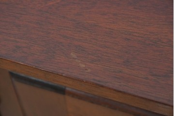 中古　超美品!!　特注　松本民芸家具　クラシカルな重厚感漂う収納力抜群のキャビネット　定価約100万円　(R-084694)