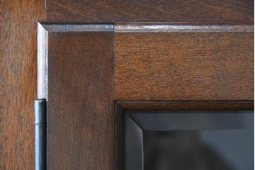 中古　超美品!!　特注　松本民芸家具　クラシカルな重厚感漂う収納力抜群のキャビネット　定価約100万円　(R-084694)
