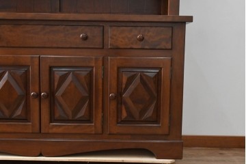 中古　超美品!!　特注　松本民芸家具　クラシカルな重厚感漂う収納力抜群のキャビネット　定価約100万円　(R-084694)