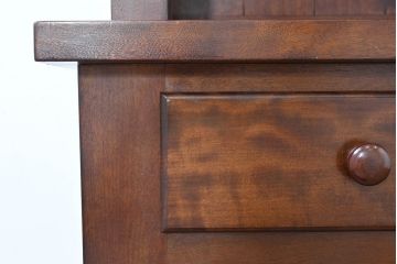 中古　超美品!!　特注　松本民芸家具　クラシカルな重厚感漂う収納力抜群のサイドキャビネット(戸棚、収納棚)(定価約100万円)(R-084694)