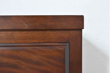 中古　超美品!!　特注　松本民芸家具　ぶ厚い天板が安心感と高級感を感じさせインテリアの主役になるサイドボード(サイドキャビネット、収納棚、飾り棚、戸棚)(定価約65万円)(R-084695)