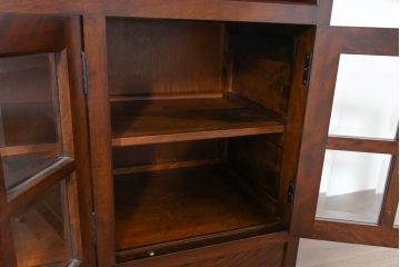 中古　超美品!!　特注　松本民芸家具　ぶ厚い天板が安心感と高級感を感じさせインテリアの主役になるサイドボード(サイドキャビネット、収納棚、飾り棚、戸棚)(定価約65万円)(R-084695)