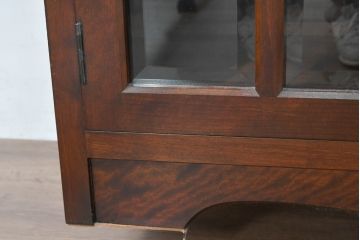 中古　超美品!!　特注　松本民芸家具　ぶ厚い天板が安心感と高級感を感じさせインテリアの主役になるサイドボード(サイドキャビネット、収納棚、飾り棚、戸棚)(定価約65万円)(R-084695)