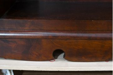 中古　超美品!!　特注品　松本民芸家具　ぶ厚い棚板と深みのある木目が空間を上品に引き立てる収納棚(サイドキャビネット、オープンラック、飾り棚)(定価約50万円)(R-084696)