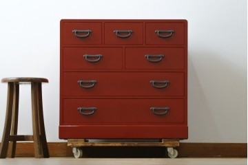 中古　超美品!　高島屋購入品　総漆塗り　深紅の色彩と使いやすい多段構成が魅力の小箪笥　定価約70万円　(R-084697)