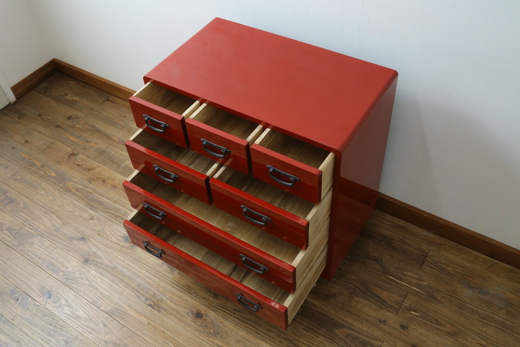 中古　超美品!　高島屋購入品　総漆塗り　深紅の色彩と使いやすい多段構成が魅力の小箪笥　定価約70万円　(R-084697)