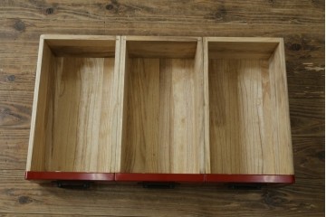 中古　超美品!　高島屋購入品　総漆塗り　深紅の色彩と使いやすい多段構成が魅力の小箪笥　定価約70万円　(R-084697)