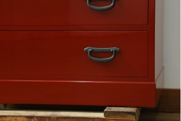 中古　超美品!　高島屋購入品　総漆塗り　深紅の色彩と使いやすい多段構成が魅力の小箪笥　定価約70万円　(R-084697)