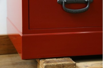 中古　超美品!　高島屋購入品　総漆塗り　深紅の色彩と使いやすい多段構成が魅力の小箪笥　定価約70万円　(R-084697)