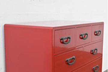 中古　超美品!　高島屋購入品　総漆塗り　深紅の色彩と使いやすい多段構成が魅力の小箪笥　定価約70万円相当　(R-084697)