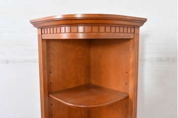 中古　美品　横浜ダニエル(daniel)　彫り装飾や滑らかな曲線が美しいコーナーラック　(R-084698)