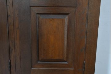 中古　超美品　特注品!!　松本民芸家具　重厚感と品格が際立つクラシックな洋服タンス(ワードローブ、ジャケットタンス、収納棚、衣装タンス)(定価約130万円)(R-084700)