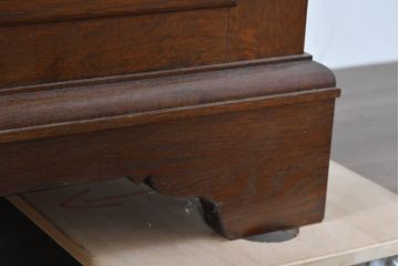 中古　超美品　特注品!!　松本民芸家具　重厚感と品格が際立つクラシックな洋服タンス(ワードローブ、ジャケットタンス、収納棚、衣装タンス)(定価約130万円)(R-084700)