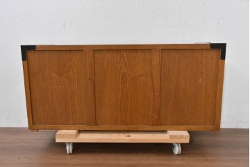 中古　美品　引き出し15杯　和の空間作りにおすすめのローチェスト　(R-084708)
